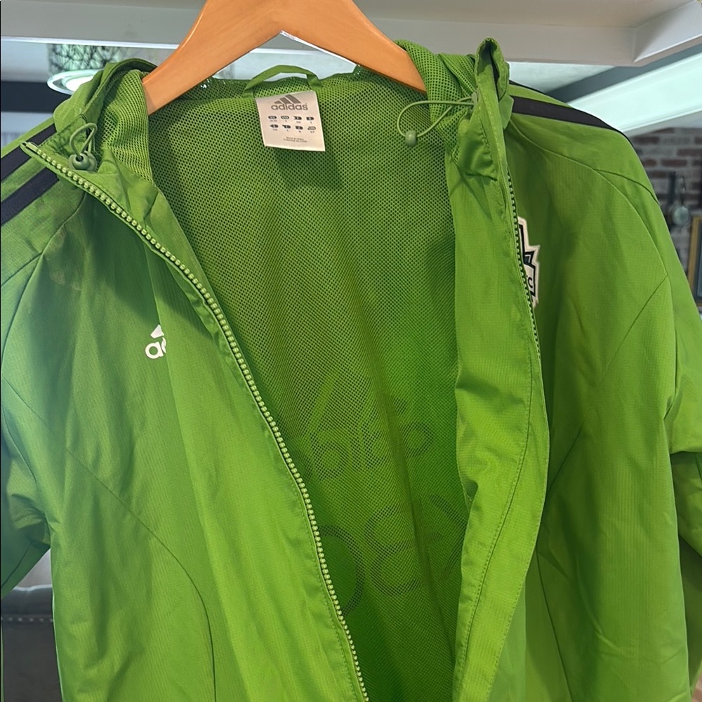 Adidas Men’s Seattle Sounders FC Green Windbreaker with Team Crest - Picture 5 of 5